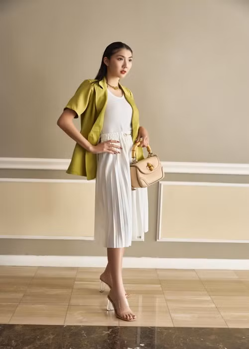 Về công việc hiện tại ở Mỹ, Ngọc Quyên cho biết, cô tập trung kinh doanh. “Tôi yêu tiền, chỉ yêu tiền thôi. Và tôi rất quyết tâm trong việc yêu tiền”, Ngọc Quyên chia sẻ.