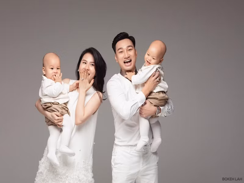 Sau 5 năm tái hôn, nam MC có tổ ấm vô cùng viên mãn bên vợ đẹp, con xinh.