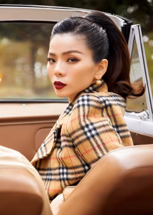 Nữ ca sĩ là người chuộng lối sống lành mạnh, chăm chỉ tập luyện yoga nên luôn giữ được phong độ của “thanh xuân”.