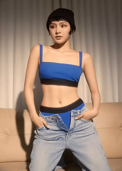 Soi style gợi cảm của Hiền Hồ giữa ồn ào thân thiết đại gia U60 Soi style goi cam cua Hien Ho giua on ao than thiet dai gia U60