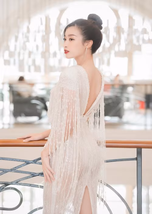 Không thể phủ nhận Hoa hậu Mỹ Linh ngày càng xinh đẹp, quyến rũ.