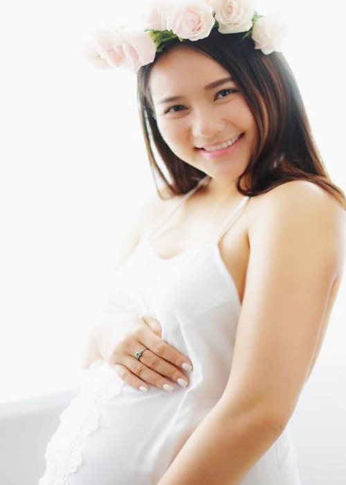 Thời điểm mang bầu con gái đầu lòng, Phan Như Thảo tăng từ 52kg lên tới 85kg. Sau khi sinh nở, sao Việt này duy trì cân nặng khoảng 70kg. Ảnh: FBNV