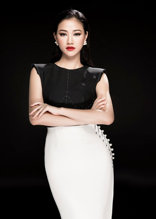 4 tháng sau khi sinh, nữ ca sĩ giảm 32kg. Vì vậy, Maya được xếp vào danh sách mỹ nhân Việt giảm cân thần tốc sau sinh. Ảnh: FBNV