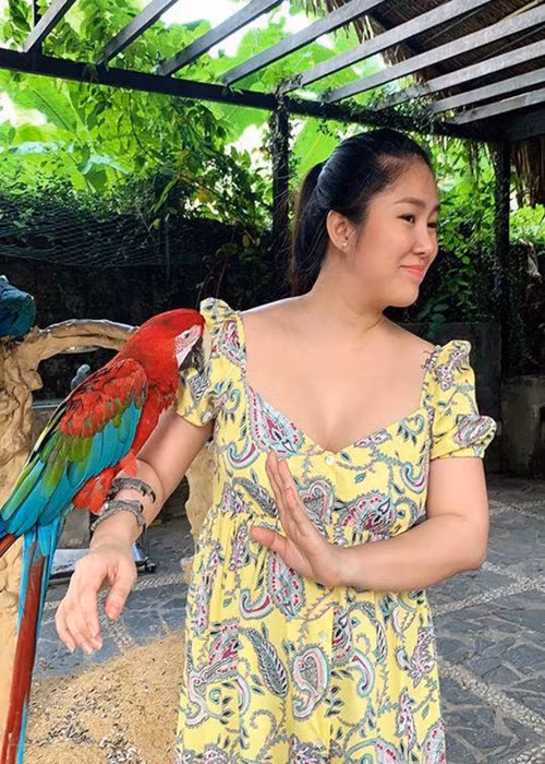 Sau khi sinh con thứ hai, nữ diễn viên phim “Gạo nếp gạo tẻ” phát tướng, có lúc chạm mốc 80 kg. Ảnh: FBNV