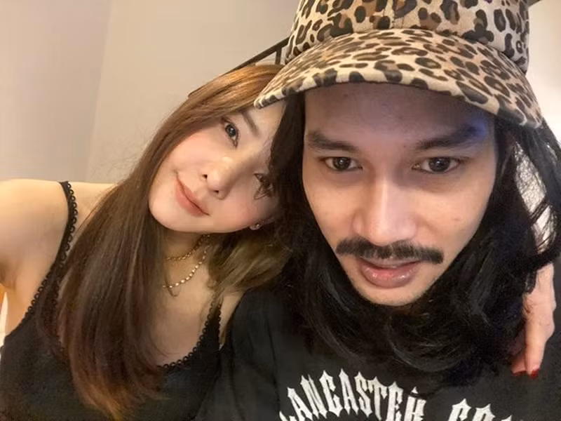 Ban trai lien tuc dang anh tuong nho dien vien “Chiec la cuon bay”