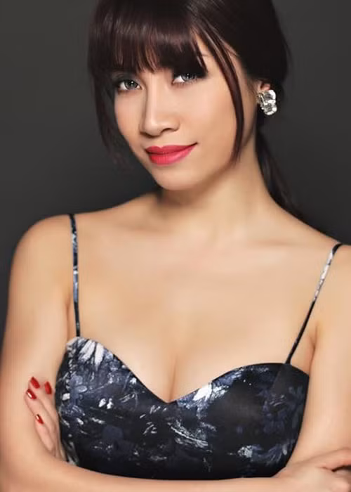 Trước khi gắn bó với Emmanuel, Pha Lê đã gặp nhiều trắc trở trong đường tình duyên. Ảnh: FBNV