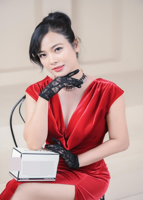 Đàm Hằng sở hữu nhan sắc mặn mà sau khi sinh nở.