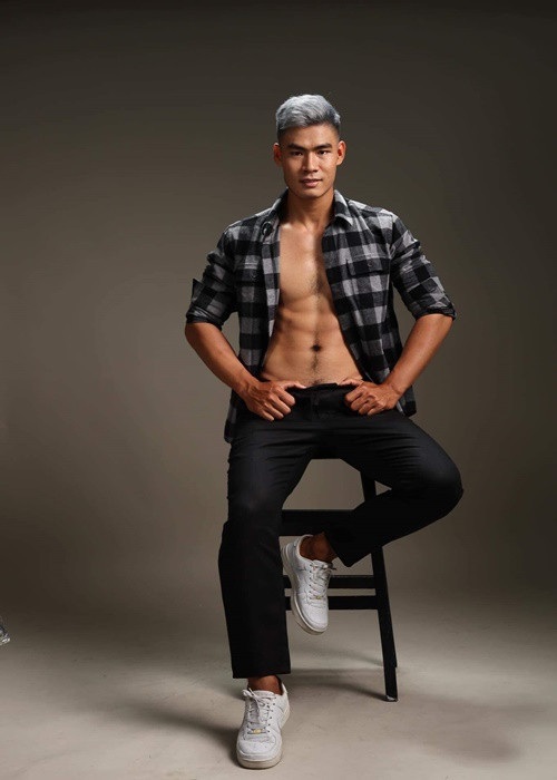 Được bạn bè cổ vũ, động viên, Chiếu Linh tham gia cuộc thi Mister Việt Nam. Dù chỉ lọt top 30 nhưng anh vẫn trở thành đại diện Việt Nam tham gia Mister Global. Ảnh: FBNV