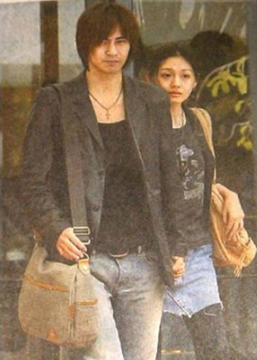 Năm 2008, Đại S và Châu Du Dân chia tay. Có tin đồn Châu Du Dân kiểm soát Từ Hy Viên quá mức là nguyên nhân khiến chuyện tình cảm của cặp đôi “chị em” rạn nứt. Ảnh: Dân Trí