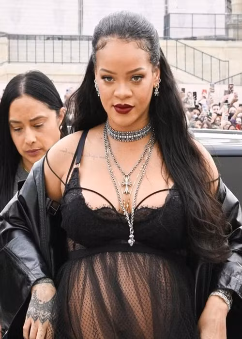 Nguồn tin thân cận của Rihanna còn cho biết, nữ ca sĩ chưa bao giờ hạnh phúc như vậy khi biết tin mình được làm mẹ. Cô từng không có ý định sinh con cho tới khi hẹn hò A$AP Rocky. Ảnh: Tiền Phong