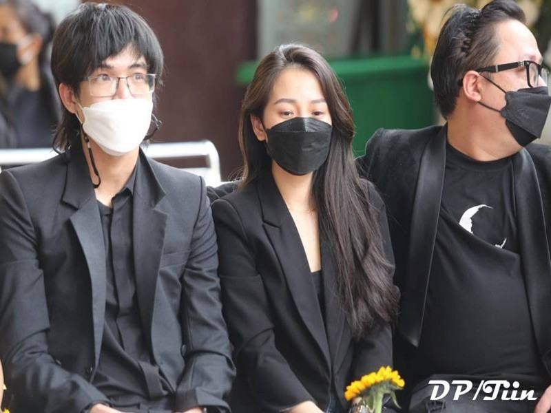 Trong bối cảnh dịch COVID-19 diễn biến phức tạp, tang lễ đạo diễn Vũ Ngọc Phượng được gia đình tổ chức đơn giản và tuân thủ các biện pháp phòng dịch. Ảnh: VTC