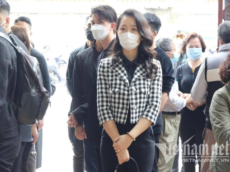 BTV Thu Hà đến tiễn đưa đạo diễn "100 ngày bên em". Ảnh: Vietnamnet