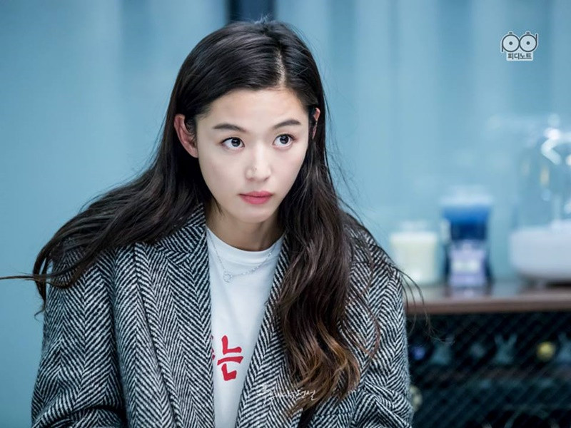 Loạt bộ phim làm nên tên tuổi của Jeon Ji Hyun gồm: “Cô nàng ngổ ngáo”, “Siêu trộm” “Hồ sơ Berlin”, “Vì sao đưa anh tới”. Ảnh: Thể thao văn hóa