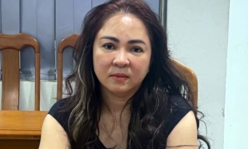 Quản lý và con gái Phi Nhung nói gì khi bà Phương Hằng bị bắt? Quan ly va con gai Phi Nhung noi gi khi ba Phuong Hang bi bat?