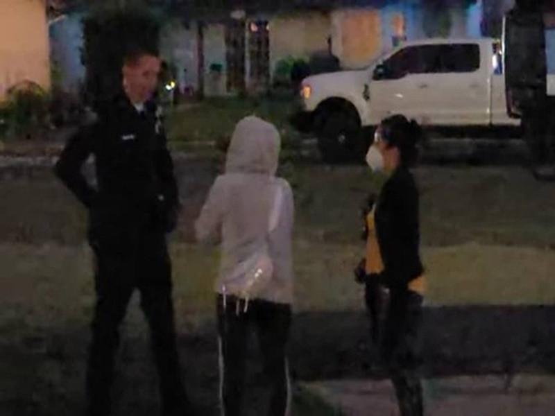 Theo Người lao động, khi cảnh sát ập đến nhà, danh hài Thúy Nga giải thích cô là chủ nhân căn nhà và thực hiện đầy đủ nghĩa vụ đóng phí, thuế hàng tháng. Ảnh: Sức khỏe và cuộc sống