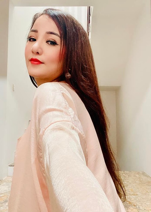 Vướng ồn ào khi giúp đỡ Kim Ngân, Thúy Nga tuyên bố ngừng giúp đỡ đàn chị. Ảnh: FBNV