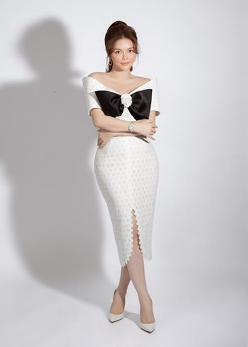 Trong tập 5 Trà chiều cùng “mợ chảnh” Lý Nhã Kỳ, nữ diễn viên có phát ngôn gây chú ý là “Tôi kiếm tiền thì dễ còn đi tìm hạnh phúc thì tôi chưa định nghĩa được. Tôi không biết thế nào là hạnh phúc, điều đó mông lung và không biết định lượng thế nào”. Ảnh: NVCC