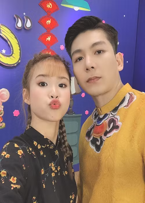 Đến tháng 11/2017, Khởi My và Kelvin Khánh làm đám cưới. 3 năm sau, Khởi My hài hước cho biết, vợ chồng cô không sinh con vì cả hai ở với nhau đã tăng động, chí chóe nên có con chắc sẽ sinh chuyện. Ảnh: FBNV