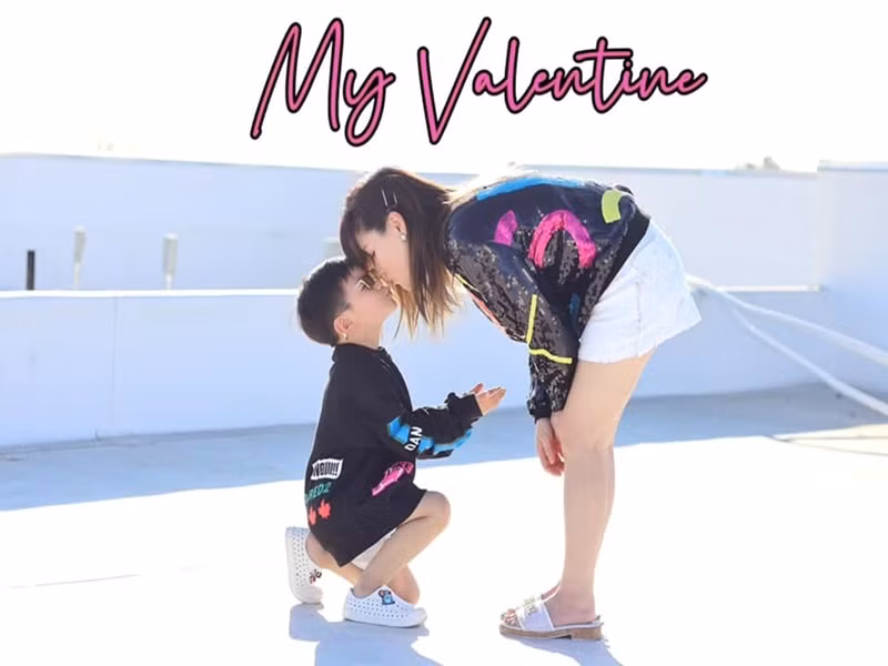 Dịp Valentine 2022, cô chia sẻ, con trai chính là Valentine. "Con trai bảo mẹ đừng có bạn trai vì mẹ đã có con rồi, con sẽ là bạn trai của mẹ", Thủy Tiên nói. Ảnh: FBNV