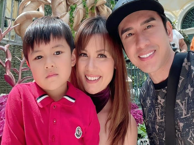 Từ khi Đan Trường và Thủy Tiên ly hôn, bé Thiên Từ vẫn luôn nhận được sự yêu thương, quan tâm của cả bố lẫn mẹ. Ảnh: FBNV