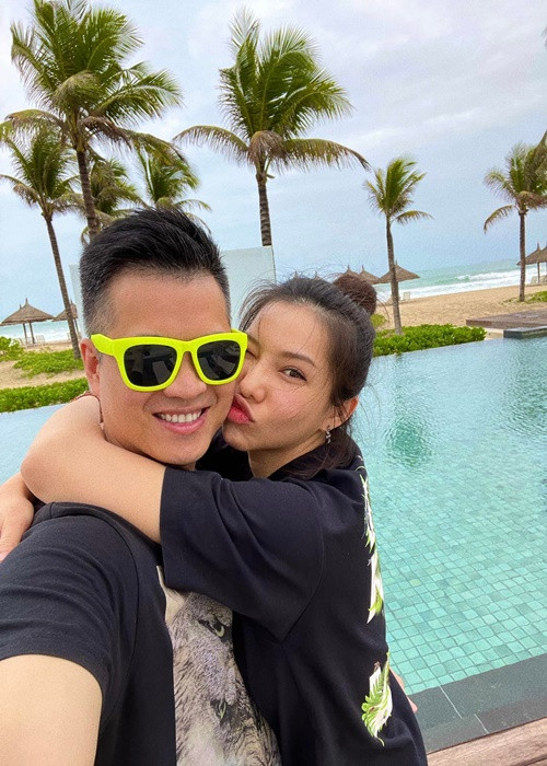 Từ khi gắn bó, vợ chồng nữ diễn viên phim "Chạy trốn thanh xuân" thường xuyên đăng tải hình ảnh hạnh phúc trên mạng xã hội.