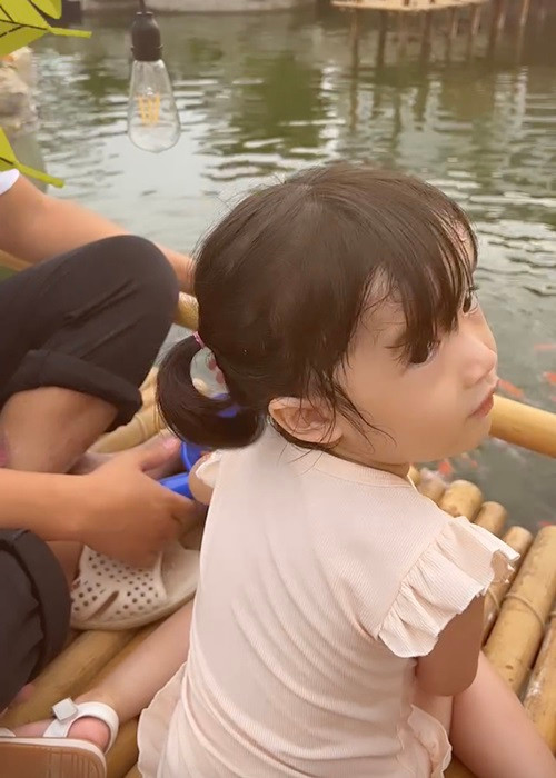 Cận cảnh gương mặt đáng yêu của cô công chúa nhà Trường Giang. Ảnh: Yan