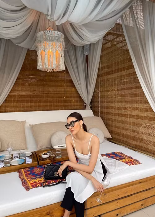 Phong cách thời trang của Lan Khuê luôn được khen tinh tế.