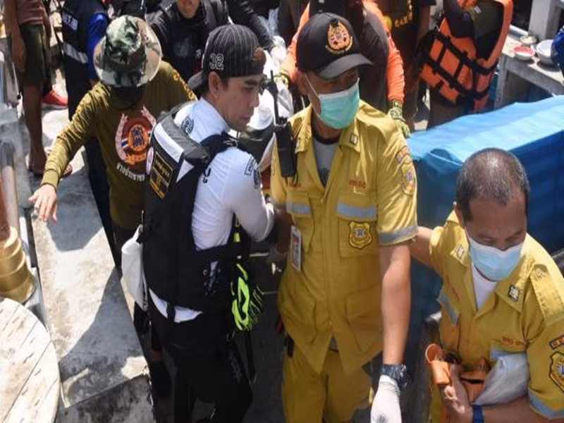 Tờ Khaosod đưa tin, sau khi nhận được tin báo, sở cảnh sát Muang Nonthaburi huy động đội cứu hộ gồm 15 người tích cực tìm kiếm diễn viên “Chiếc lá cuốn bay” rơi xuống sông. Sau 38 giờ mất tích, thi thể của Tangmo được tìm thấy. Ảnh: Thairath