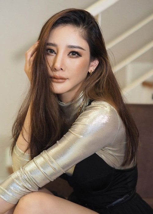 Ngày 26/2, Thairath đưa tin cảnh sát Muang Nonthaburi công bố kết quả khám nghiệm thi thể Tangmo. Cái chết của cô được tạm thời kết luận là ngạt nước. Theo lực lượng chức năng, họ tìm thấy lượng lớn nước và cát trong phổi nạn nhân. Tangmo còn có vết thương ngoài da ở đùi trái. Cảnh sát Muang Nonthaburi cho hay họ đang chờ kết quả xét nghiệm máu và nước tiểu để xác định có hay không việc Tangmo sử dụng rượu, ma túy. Ảnh: Vietnamnet