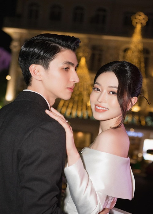 Á hậu Phương Nga được Bình Anh cầu hôn dịp Valentine 2022. Nhiều người mong đợi đám cưới của cặp đôi này. Trong cuộc phỏng vấn với Vnexpress sau màn cầu hôn, Phương Nga chia sẻ, dịp Tết vừa qua, cô đi xem ngày và được cho biết, nếu không năm nay thì phải đợi hai năm nữa mới được tuổi lập gia đình.