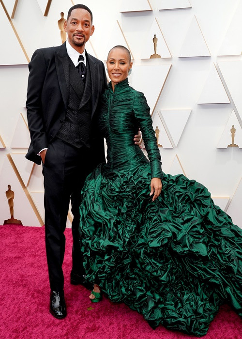 Vợ chồng Will Smith sánh đôi trên thảm đỏ. Ảnh: People