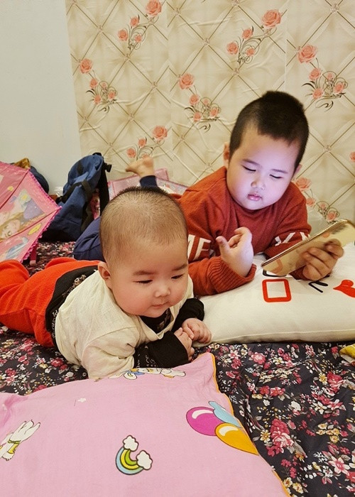 Theo Chiến Thắng, con gái Mỹ Anh được 4 tháng tuổi, dễ nuôi, ít quấy khóc. Ảnh: Người đưa tin