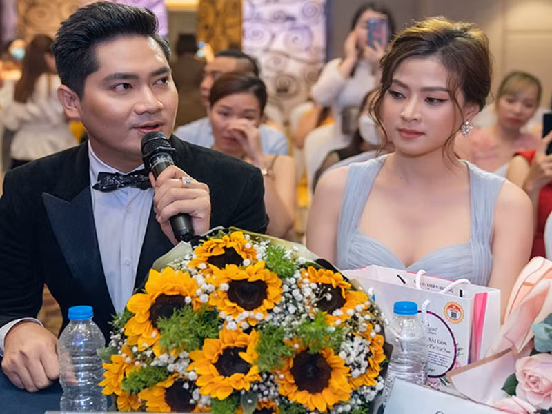 Thiên Hương có niềm tin Minh Luân là chỗ dựa vững chắc cho mình. Ảnh: Dân Việt