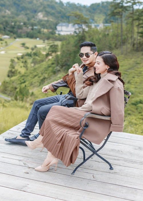 Minh Luân nhanh chóng phủ nhận tin đồn tình cảm. “Chúng tôi vẫn bình thường, không hề có chuyện chia tay. Tôi chỉ bình luận vui vẻ với bạn bè vậy thôi, ai ngờ lại bị đồn như vậy”, nam diễn viên chia sẻ trên VTC. Ảnh: FBNV