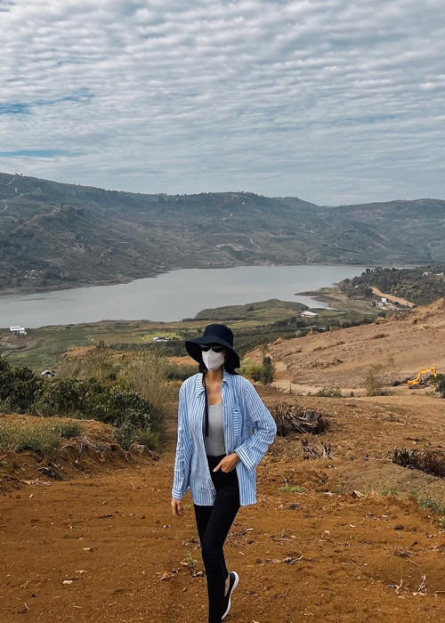 Nhìn vóc dáng của Tăng Thanh Hà, khó ai đoán được người đẹp là bà mẹ 3 con.