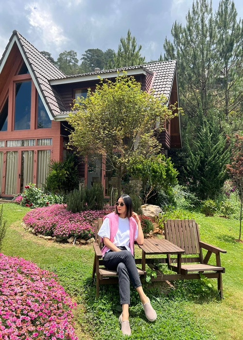 Tăng Thanh Hà sinh con thứ 3 hồi tháng 12/2021. Vóc dáng của cô hiện tại đã thon gọn.