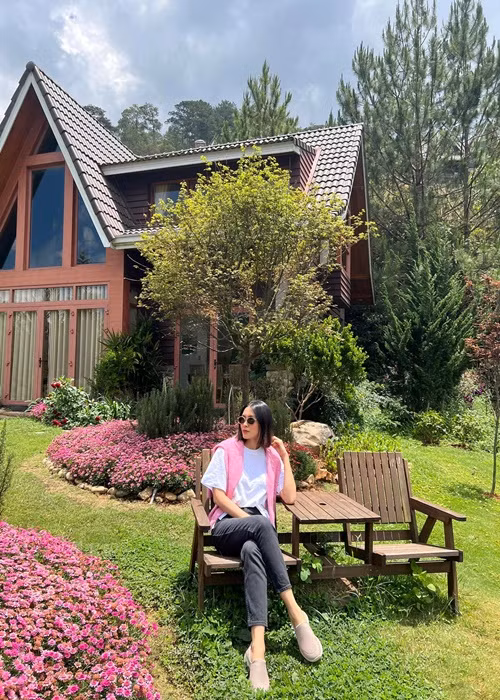 Tăng Thanh Hà sinh con thứ 3 hồi tháng 12/2021. Vóc dáng của cô hiện tại đã thon gọn.