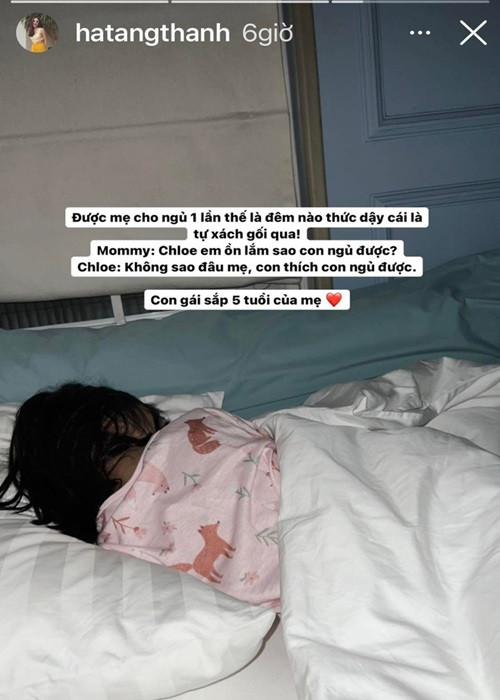 Nữ diễn viên chia sẻ khoảnh khắc bé Chloe - con gái thứ hai sang ngủ cùng mẹ và em vì quá nhớ mẹ khi tỉnh giấc lúc nửa đêm.