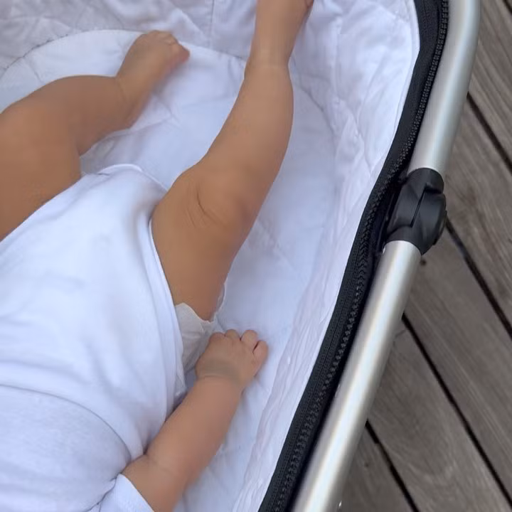 Hà Tăng vẫn úp mở hình ảnh các con.