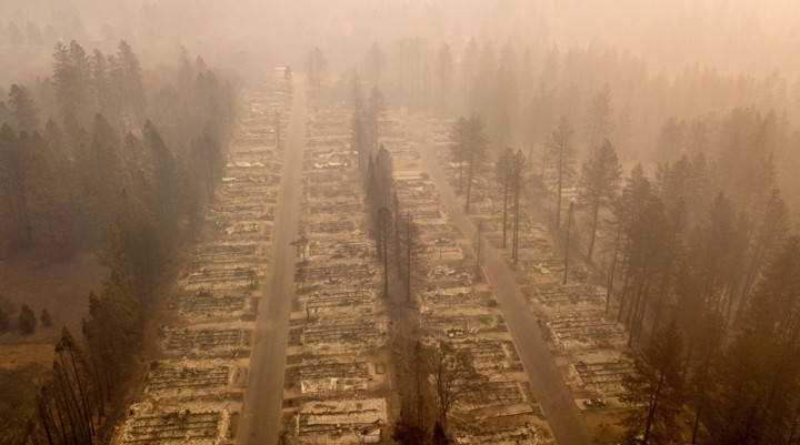 Một khu phố bị thiêu rụi ở Paradise, California ngày 15/11. Ảnh: AFP