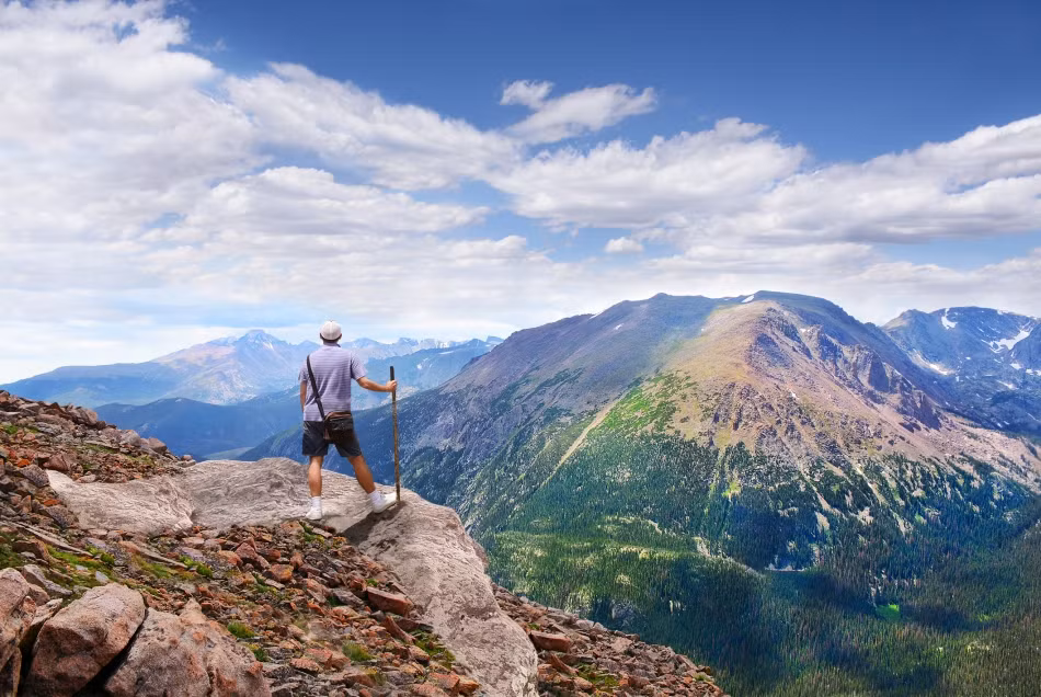 5. Vườn Quốc gia núi Rocky: Giống như Yosemite và các điểm leo núi nổi tiếng khác, bạn hoàn toàn an toàn khi đến Công viên Quốc gia Núi Rocky, nhưng những người mạo hiểm du ngoạn qua vùng Long's Peak hãy cẩn thận với những con đường hẹp, dễ bị trượt đá và có nguy cơ bị sét đánh rất cao.
