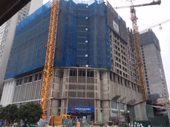 Trần Anh tổ chức kinh doanh điện máy khi công trường còn đang ngổn ngang - Ảnh nguồn: Đình Quân/ Phápluật Plus.