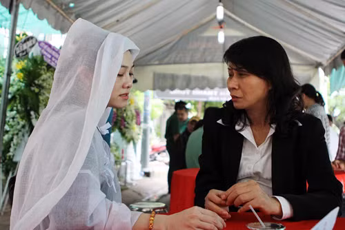 Nghe si Viet den tien biet NSND Thanh Tong-Hinh-6