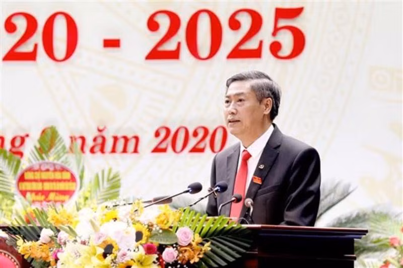  Ông Nguyễn Hữu Đông, Ủy viên dự khuyết Trung ương Đảng khóa XII, Bí thư Tỉnh ủy Sơn La, nhiệm kỳ 2015-2020 tiếp tục được bầu giữ chức Bí thư Tỉnh ủy Sơn La khóa XV, nhiệm kỳ 2020-2025.