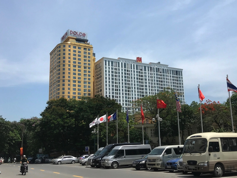 Trước đó, dự án Hà Nội Golden Lake từng dính lùm xùm vi phạm trật tự xây dựng đã khiến dư luận xôn xao.