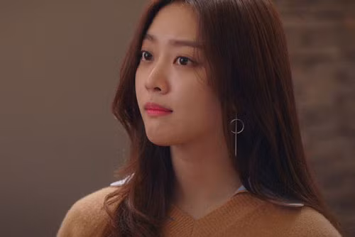 Bi mat dang sau chiec quan dui hoa chong nang niu het muc