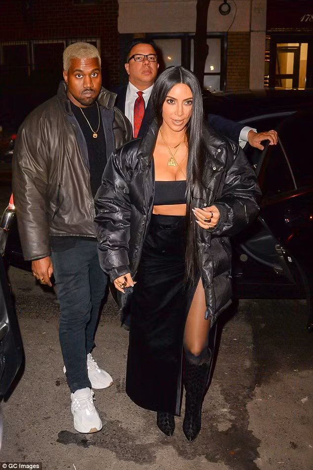 Kim Kardashian ăn mặc sexy cùng chồng, rapper Kanye West đi ăn tối nhân ngày lễ Tình nhân. (Ảnh: GC Images)
