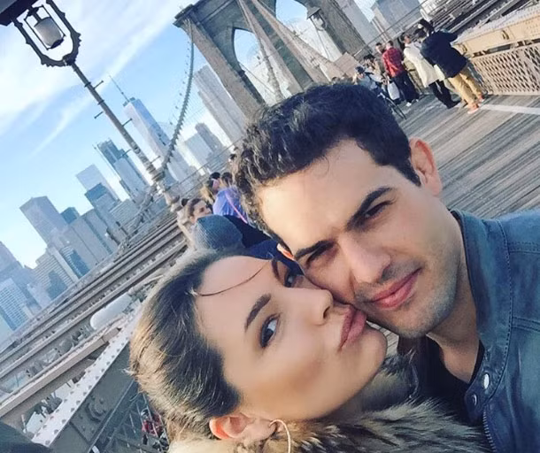 Kelly trải qua khá nhiều mối tình với các sao nam như Billy Zane, Jason Statham và Thom Evans. Hiện tại người đẹp Anh quốc đang hẹn hò với bạn trai người Pháp Jeremy Parisi.