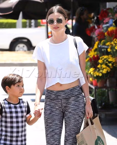 Miranda Kerr chi sinh them con khi danh chinh ngon thuan-Hinh-2