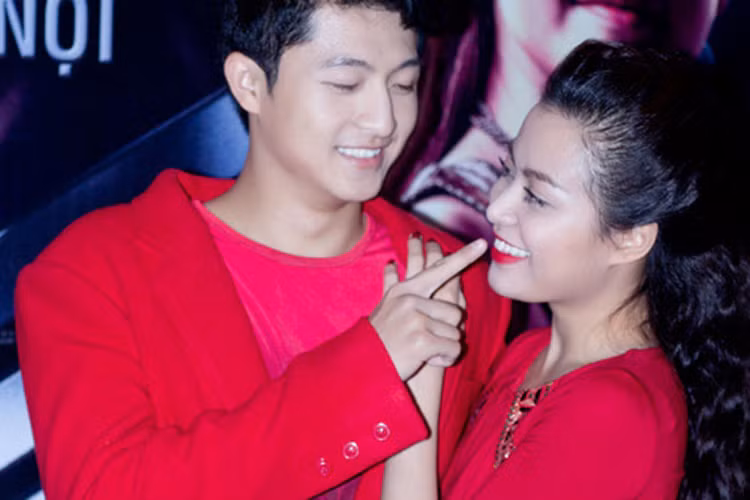 Trước Midu, Harry Lu từng được gắn với danh xưng là bạn trai của Hoàng Thùy Linh, sau khi đóng chung phim “Thần tượng” năm 2014. (Ảnh: Khám Phá)